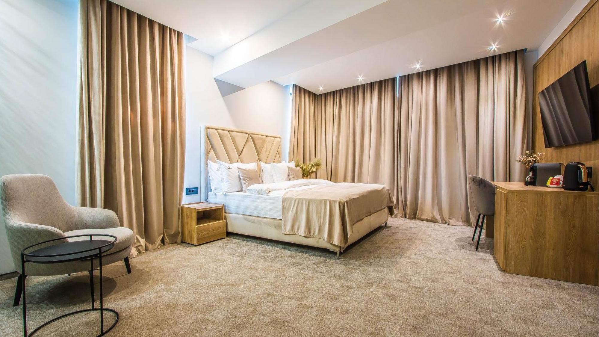 Central Apart Hotel Бухарест Экстерьер фото