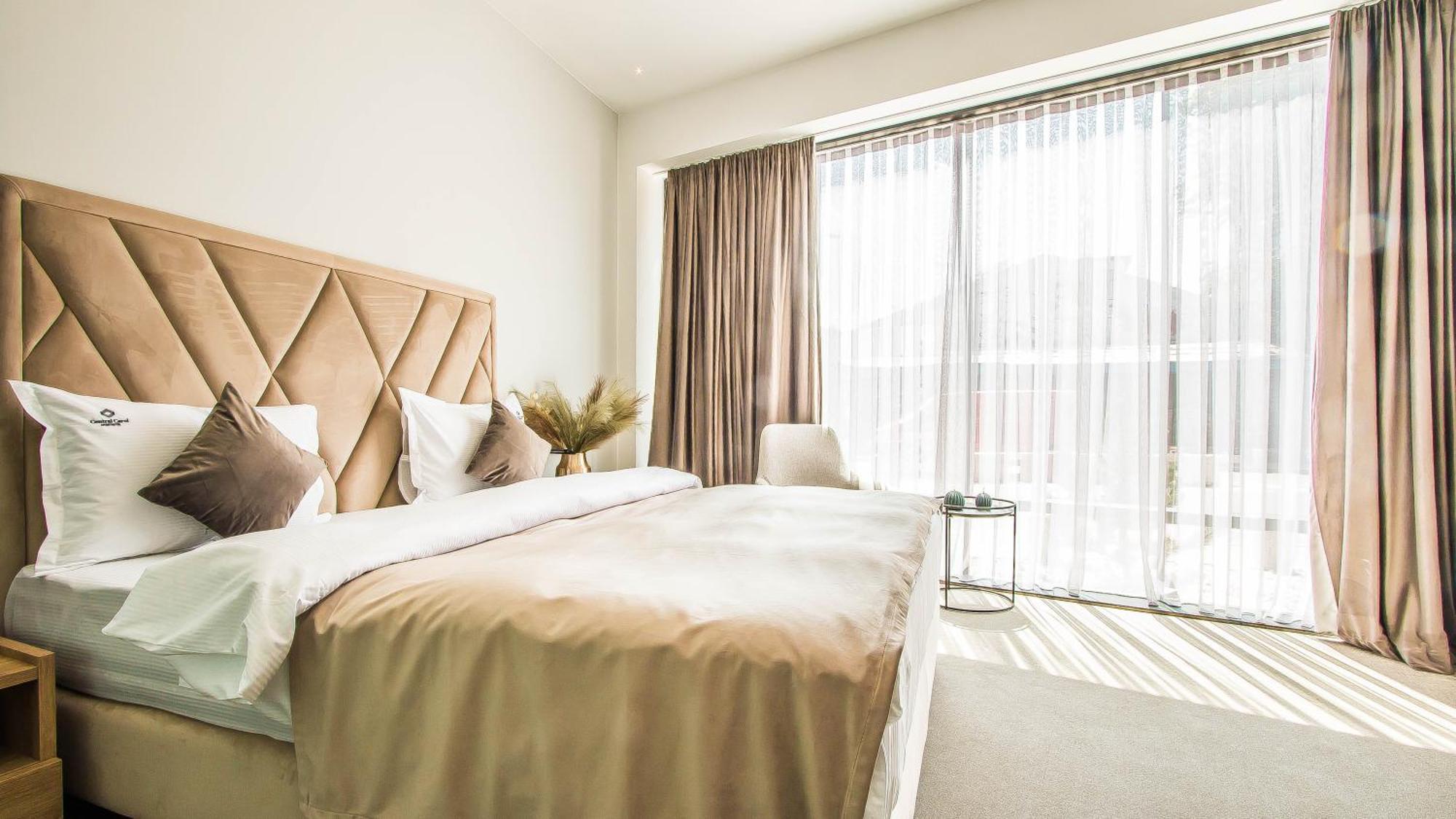 Central Apart Hotel Бухарест Экстерьер фото